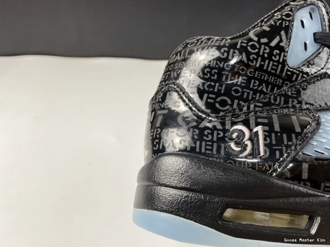 Retro AIR Doernbecher Jordan 5 633068-010 0621